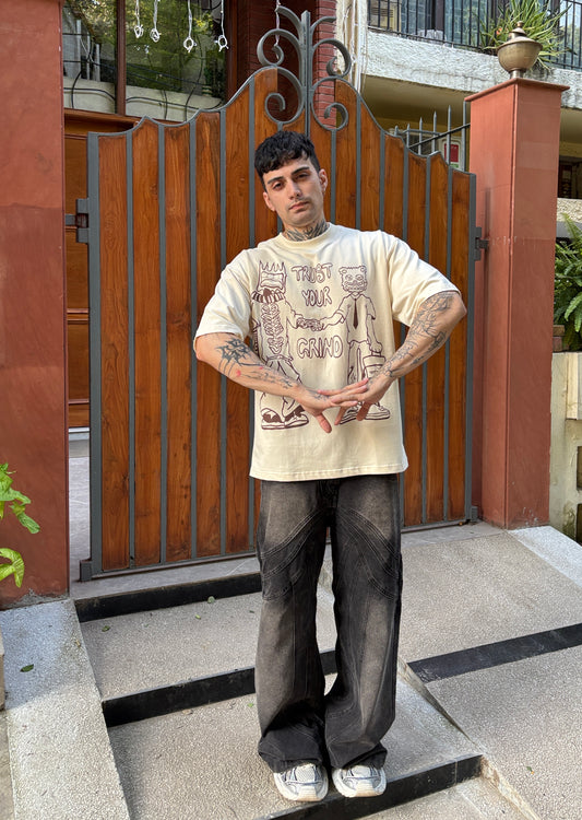 TRUST YOUR GRIND (OFF WHITE)