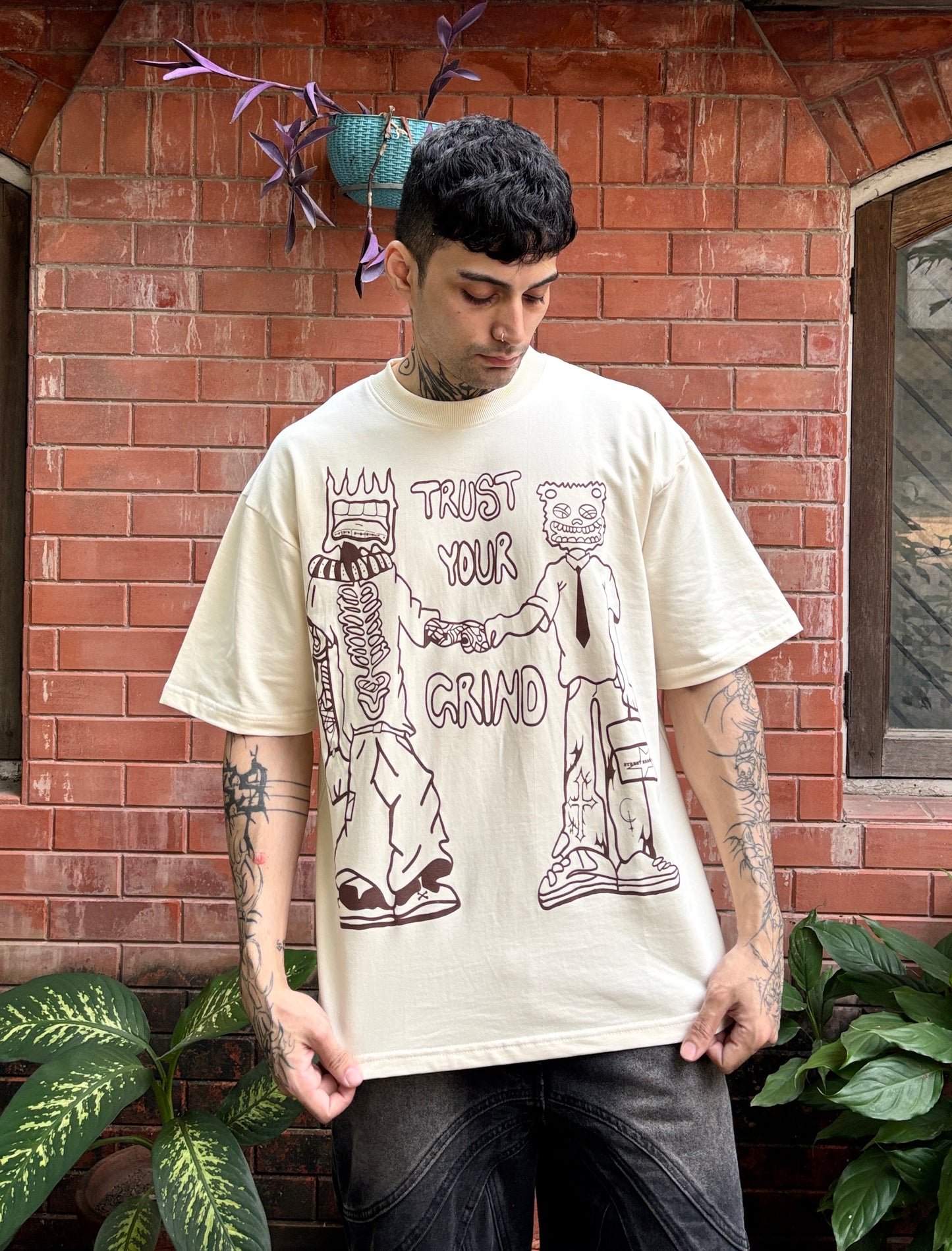 TRUST YOUR GRIND (OFF WHITE)